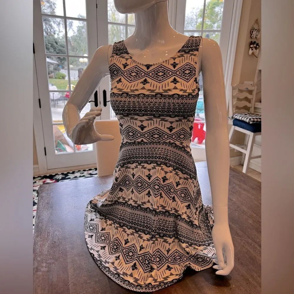 DIVIDED H&M Aztec bohemian dress